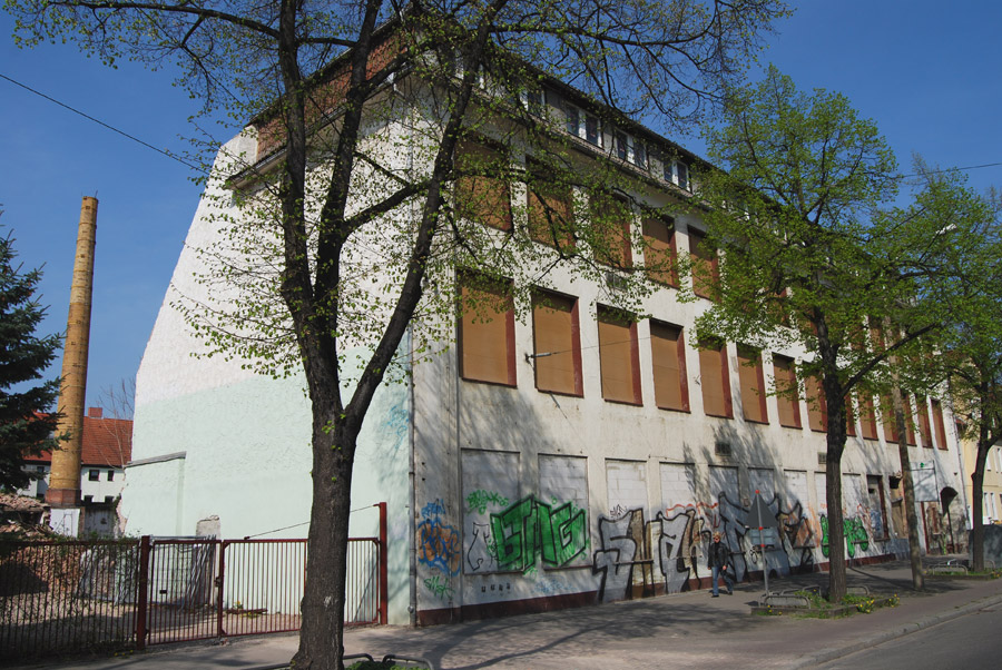Industriebrache Schuhfabrik in der Magdeburger Allee vor dem Abriss 2010